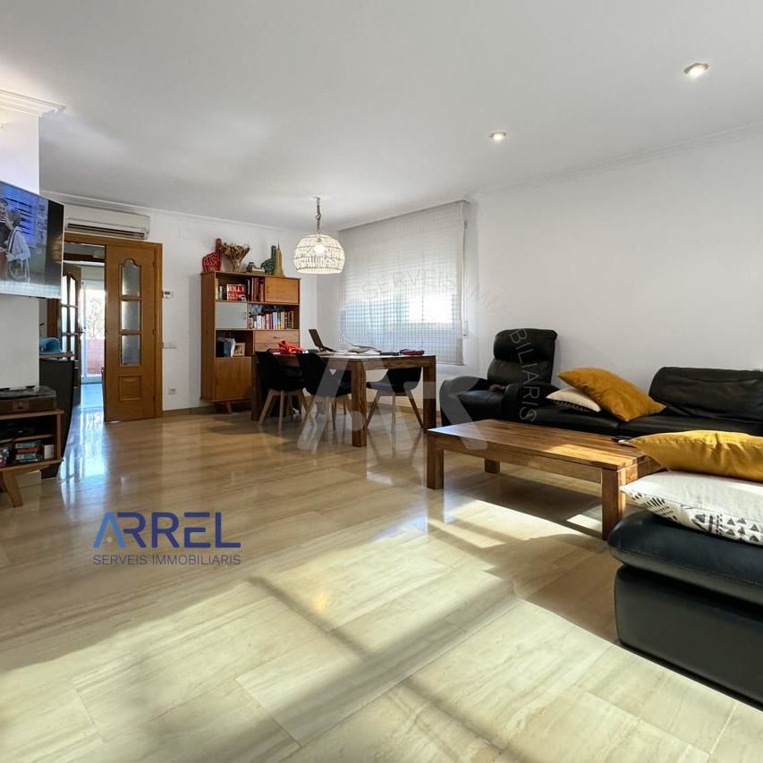 Casa adosada de alquiler en Carrer Avellaners, Alella - Photo 1