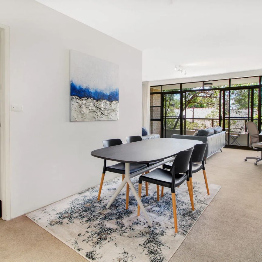 North-facing furnished apartment on Glebe Point - Photo 1