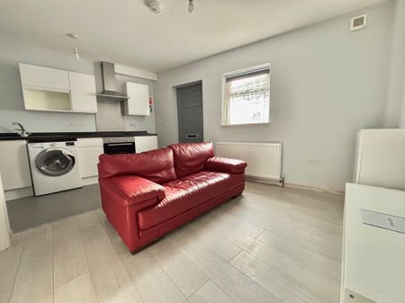 Bellevue Road, Southampton - Photo 2