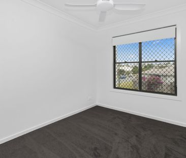 Modern Comfort Meets Lifestyle Convenience in Coomera - Photo 3
