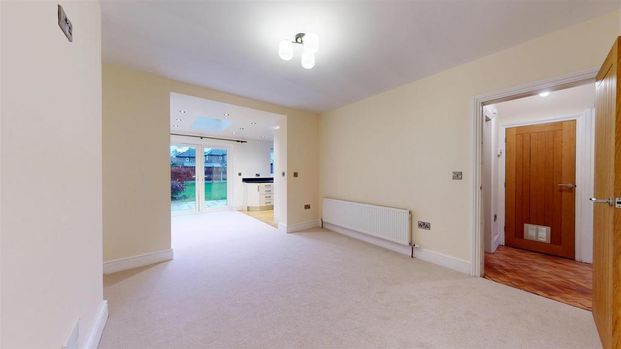 3 bedroom semi-detached house to rent - Photo 1