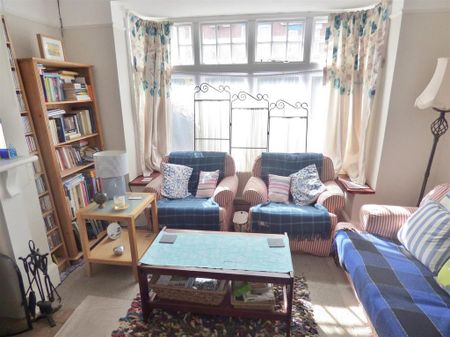 4 bedroom terraced house to rent - Photo 2