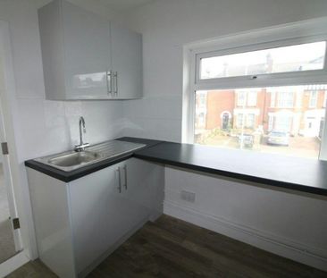 Flat to rent on - Photo 4