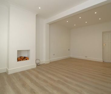 2 bedroom end of terrace house to rent - Photo 2