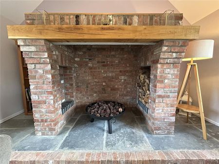 5 bedroom detached house to rent - Photo 2