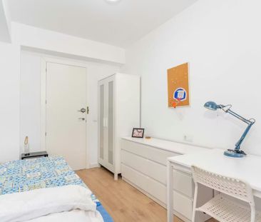 Calle de Pere de Valencia, Valencia, Valencian Community 46022 - Photo 4