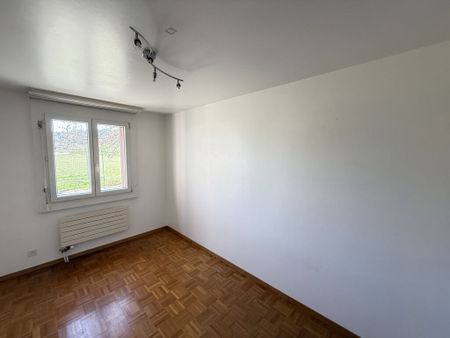 A ground-level terrace with a large living room - Photo 5