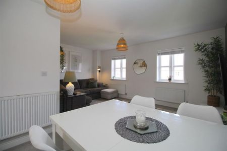 3 bedroom terraced house to rent - Photo 3