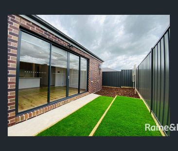 3 Bedroom Home in Near New Condition - Photo 4