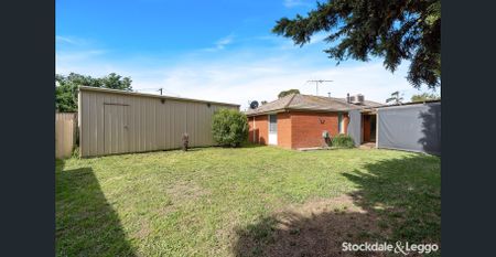 Modern Comforts with Fantastic Outdoor Living - Photo 5