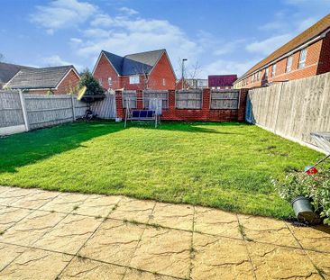 3 bedroom detached house to rent - Photo 4