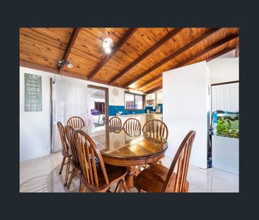 Spacious Family Home in a Quiet, Convenient Location - Photo 4