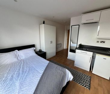 Studio to rent - Photo 5