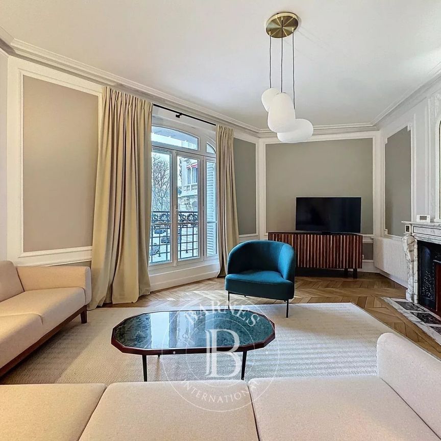 Appartement • Dupleix-Motte Picquet - Photo 1