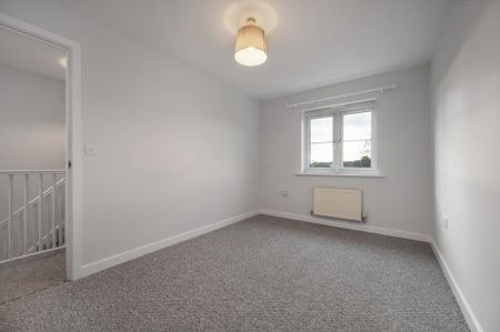 3 bedroom end of terrace house to rent - Photo 3