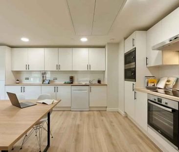 Bronze Plus Ensuite- 6 Bed - Photo 3