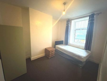 3 bedroom terraced house to rent - Photo 4