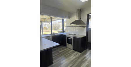 Neat and Comfortable Living with Granny Flat – Greenfields - Photo 3