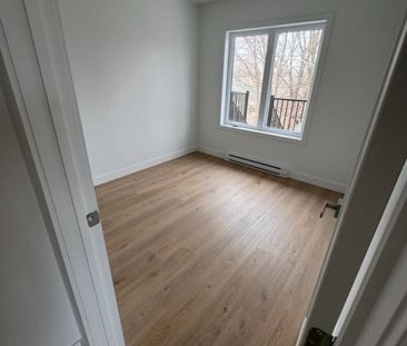 1203 Boul. du Lac, app.4, J7R 1C1, Deux-Montagnes - Photo 4