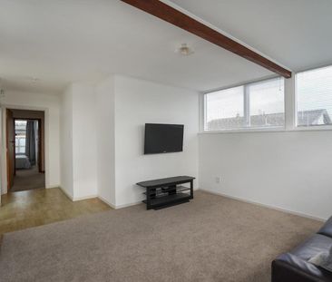 Three bedroom low-maintenance home - Photo 1