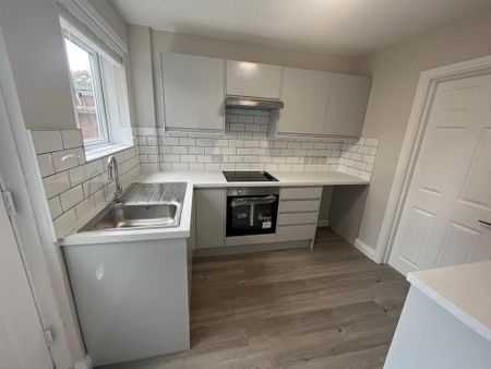 2 bedroom semi-detached house to rent - Photo 2