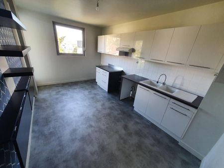 Location Appartement 5 pièces 120m² CHAMALIERES 63400 - Photo 4