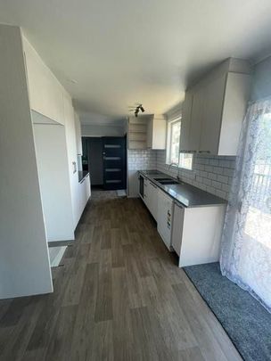 Renovated 3 bedroom home - Photo 1