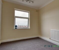 2 BEDROOM House - End Terrace - Photo 1