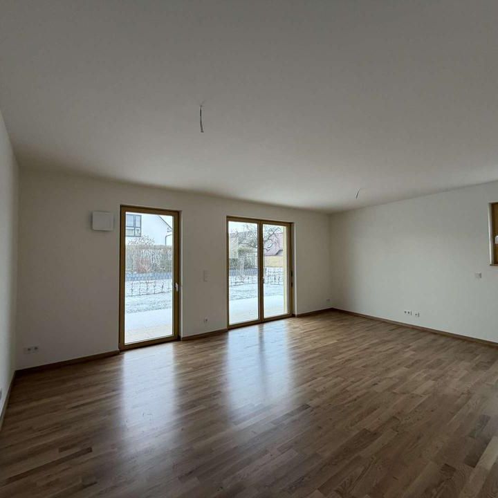 Barrierefreie 3-Zimmer-Wohnung mit Gartenanteil Inkl. Einbauküche und Stellplatz - Photo 1