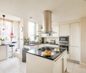 3 bedroom penthouse to rent - Photo 2