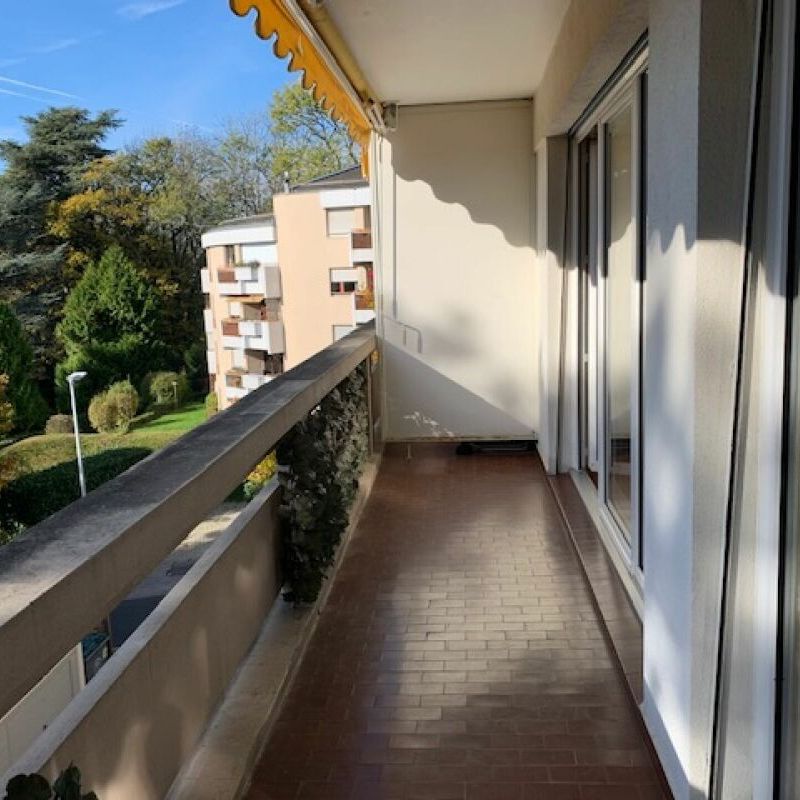 Spacieux logement de 2.5 pièces avec balcon, dans un quartier très calme - Photo 1