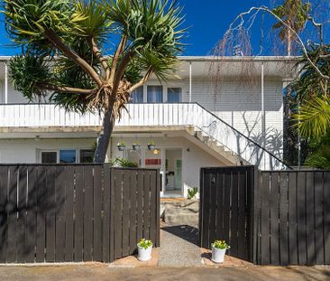 Sunny Mt Eden Retreat with Courtyard - Photo 4