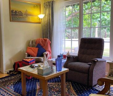 Bedford Park - Photo 1