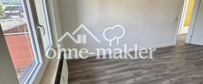 Helle und renovierte 3-Zimmer-Wohnung mit Balkon & Einbauküche - Photo 1