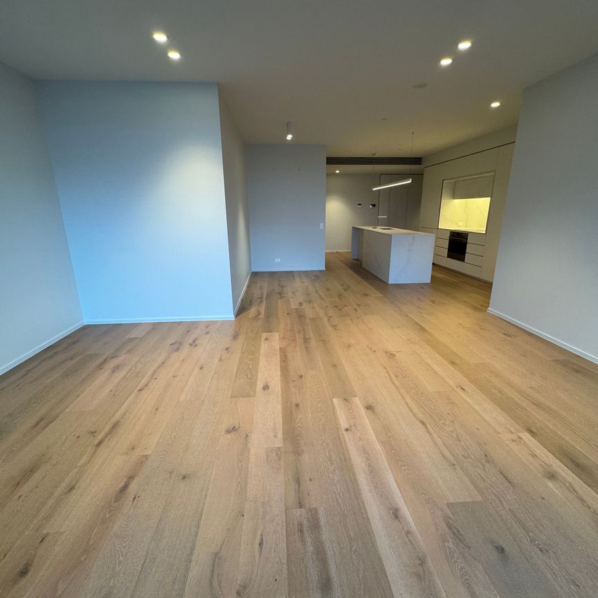 Spectacular Marina Apartment - Photo 1
