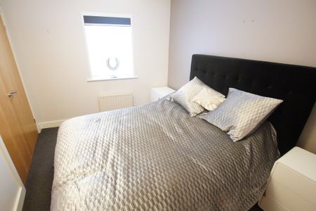 3 bedroom Town House to let - Photo 4