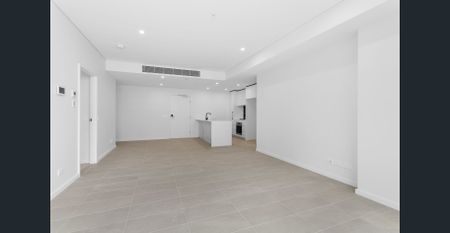 Sunlit, courtyard apartment in premium location - Photo 2