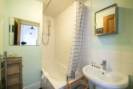 1 bed flat for rent in West End - Photo 5