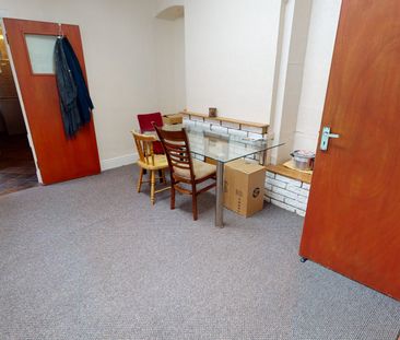 94 Oak Tree Lane Selly Oak - Photo 2