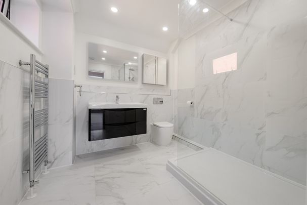 Coliseum Court, Regents park Road, Finchley Central, London - Photo 1