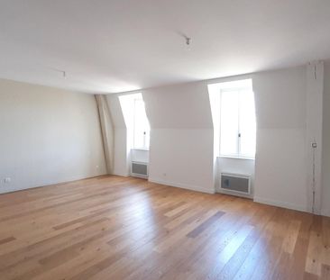 location Appartement F3 DE 80.08m² À POITIERS - Photo 2