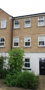 4 bedroom terraced house to rent - Photo 4