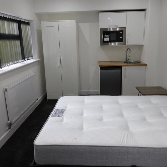 1 bedroom in a house share to rent - Photo 1