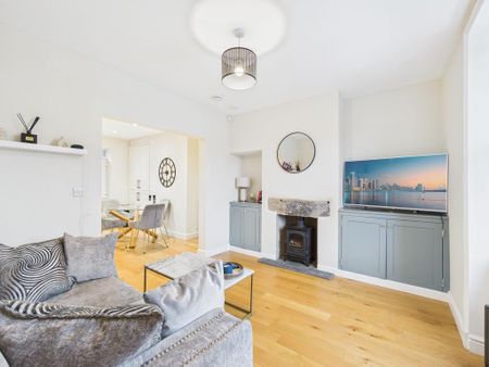 3 bedroom terraced house to rent - Photo 3