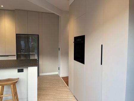 Charming Island Bay 3BR Home w/ Views - Photo 2