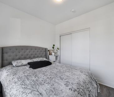 For Lease - 3265 Carding Mill Trail Unit# 218, Oakville, Ontario - Photo 4