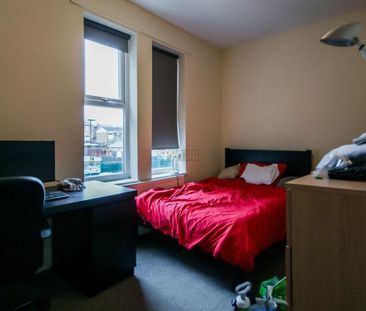 5 bedroom terraced house to rent - Photo 4