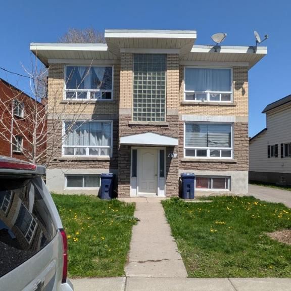 4 1/2 - Laval (Laval-des-Rapides) - 1 295 $/mois - Photo 1
