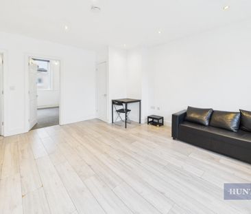 2 bedroom Flat To Let - Photo 1
