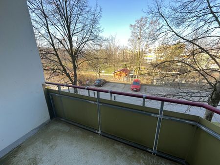 Wohlfühlwohnung mit Balkon und Einbauküche zum Verlieben - Photo 4